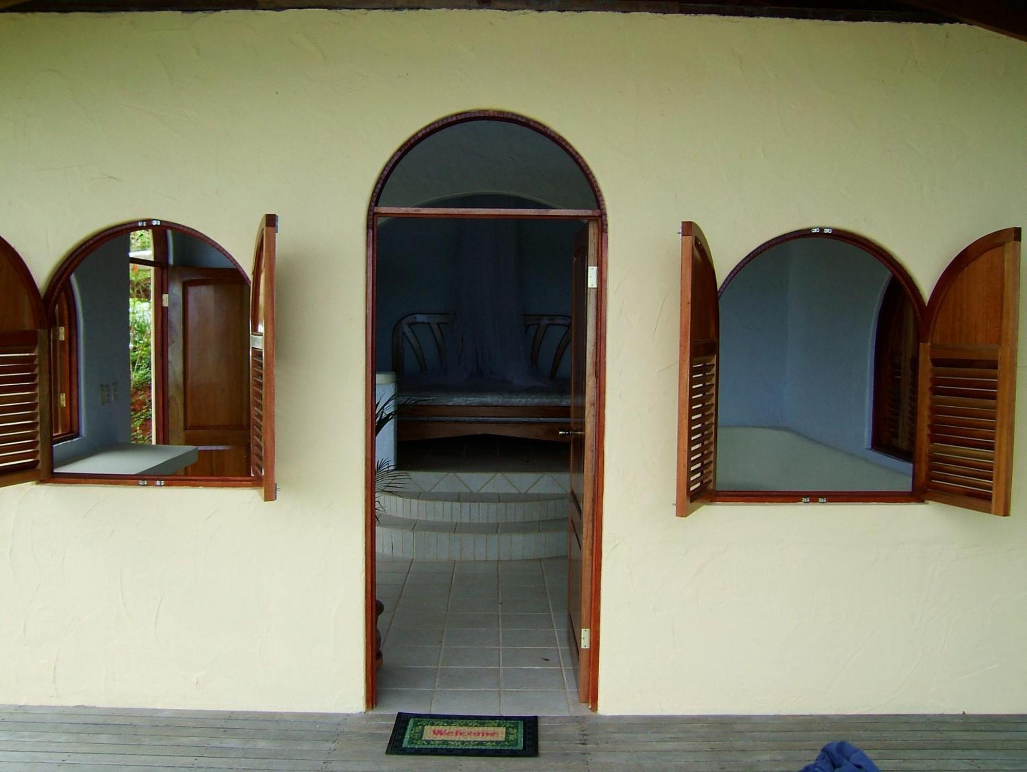 Lagunavista Villas Carate المظهر الخارجي الصورة