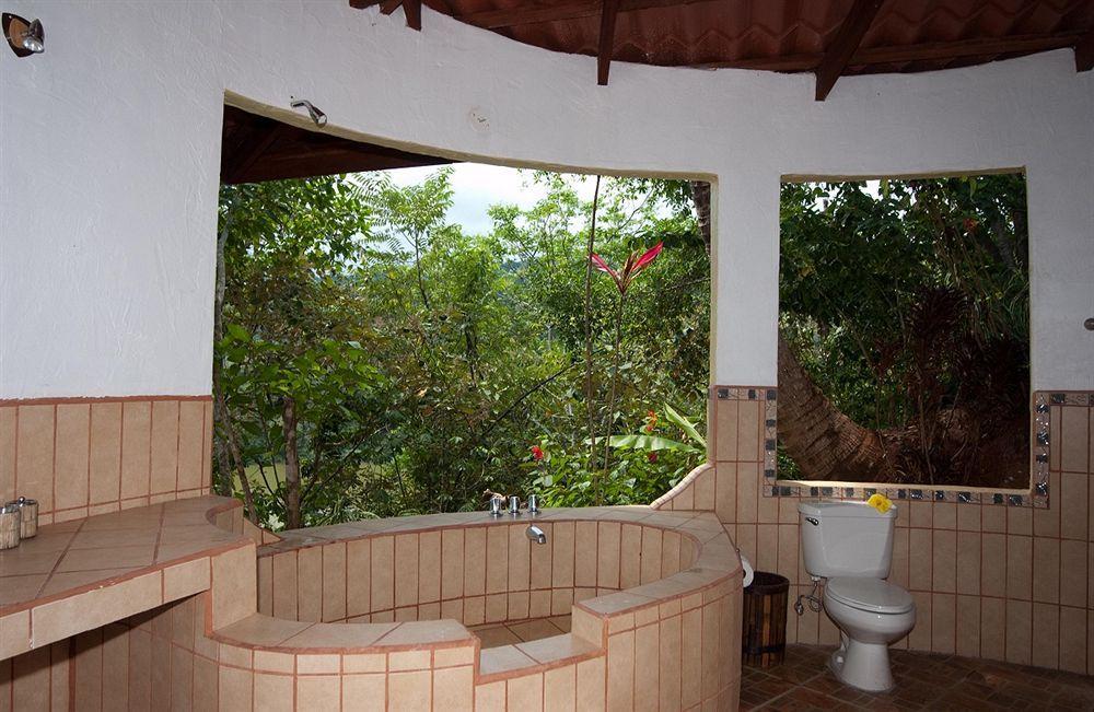 Lagunavista Villas Carate المظهر الخارجي الصورة