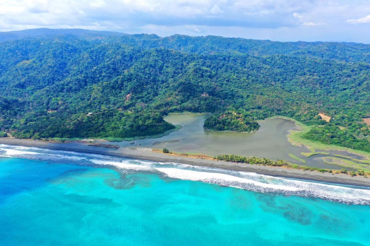 Lagunavista Villas Carate المظهر الخارجي الصورة